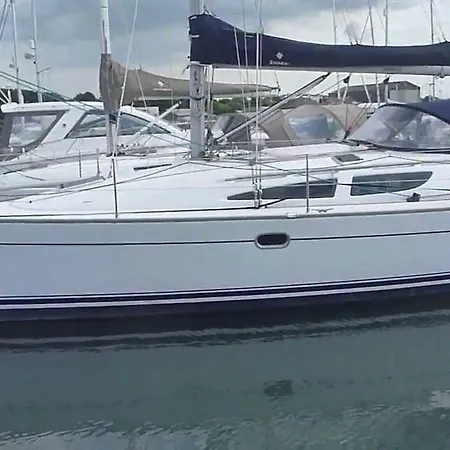 Ботель Unique Sailboat Xperience